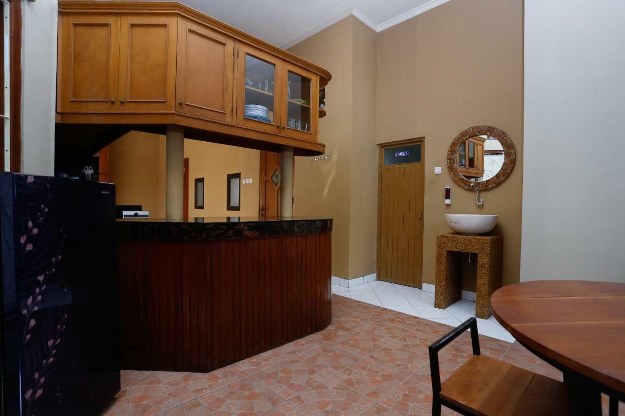 Oyo 1072 Kampung Condro Wulan Guesthouse Maguwo Zewnętrze zdjęcie