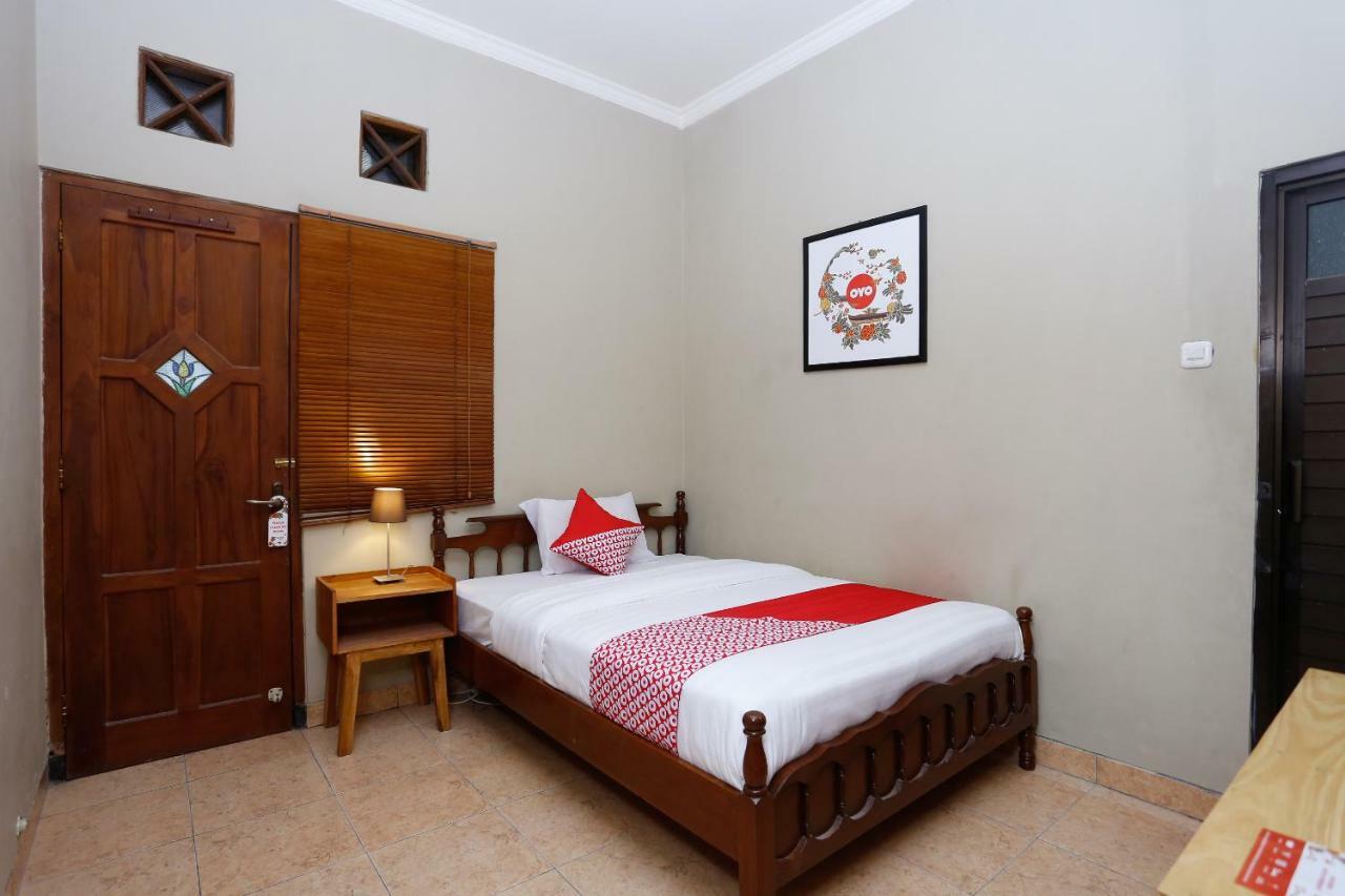 Oyo 1072 Kampung Condro Wulan Guesthouse Maguwo Zewnętrze zdjęcie